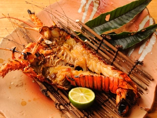 【追加一品料理】伊勢海老の鬼殻焼き(6,600円~/税込)※要事前予約