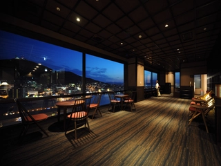 【13階/涼み処】湯上りの待ち合わせや癒しの場に。無料サービスのアイスキャンディーもご用意しております。