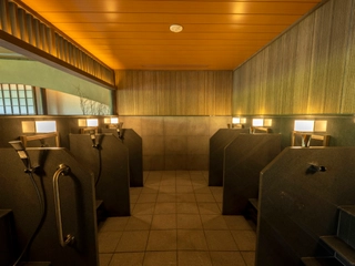 【大浴場/洗い場】シャンプー・トリートメント・ボディソープをご用意(男女各8か所)