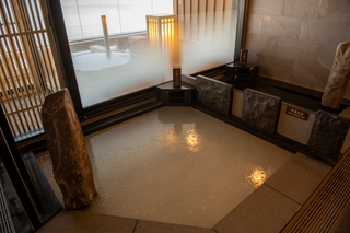 【大湯処】シルキーバスもございます!