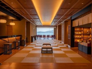 【館内】全館畳敷きでございます。