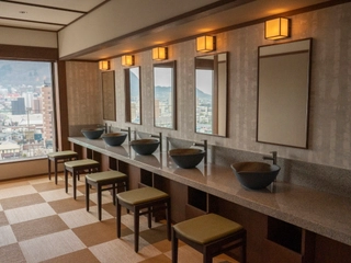 【大浴場/男子脱衣所】洗面台は5か所ご用意しております。