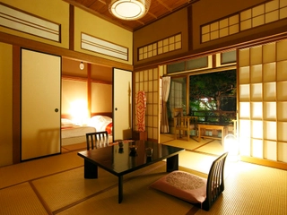 【本館和室54㎡】1室1室の表情が異なるしつらえ、菊屋本来の落ち着いた雰囲気の和室(一例)