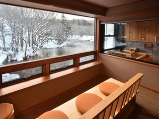 リバービューシートより冬の阿寒川