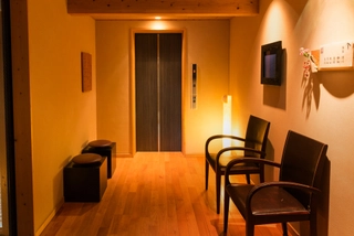 館内、エレベーターにてご移動いただけます