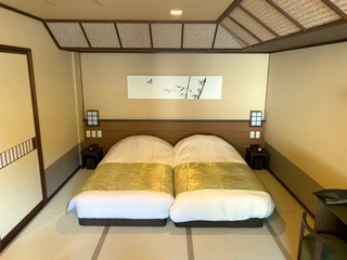 【ハリウッドツイン】ベッドサイズ:1000mm×2000mm 2台/小さなお子様と安心してご一緒にお休みいただけます。