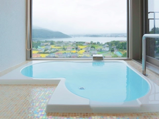 【ラビスタツイン】半身浴を愉しめる様デザインされたビューバスからの絶景は必見です。