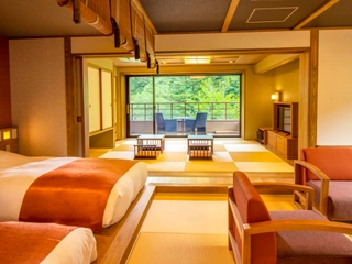 【和洋室】当館で2番目に広い61㎡。洗面にはシンクを2台備えておりますのでお支度もゆったりと。