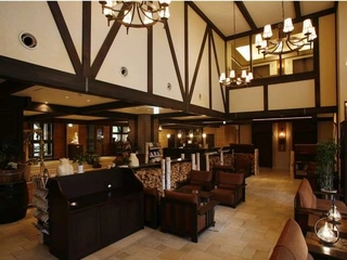 ■ロビー■天井も高く解放感があるロビーにはウエルカムドリンクも用意。