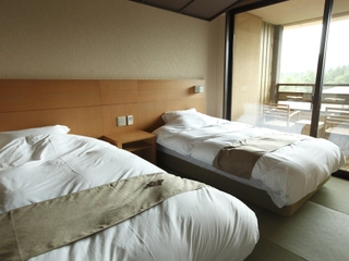 【客室】寝室には洋ベッドをご用意／The bedroom with western beds