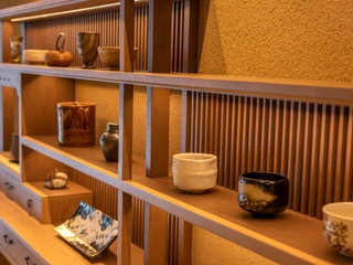 【1階/意匠を凝らした作品】「草庵茶室のおもてなし」をイメージした茶器