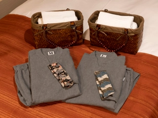 【客室設備】館内はこちらの館内着でお過ごしいただけます。(SS~3Lまでご用意)