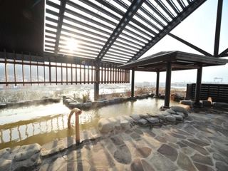 【大浴場/露天風呂】函館山を一望できる展望温泉。