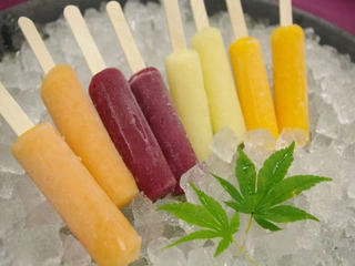 【サービス】湯上り処にアイスキャンディーをご用意。15時から21時までお楽しみいただけます。