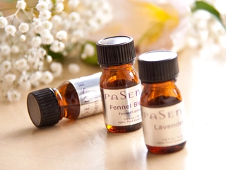 【2階/癒し処】手もみから、ひとりひとりに合わせてオイルを使用する「アロマセラピー」までご用意しております。