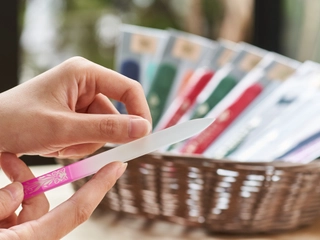 【1階/ファミリーマート ラビスタ函館ベイ店】コンビニ商品以外に函館ベイオリジナル商品も数多く取り揃え。