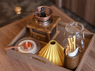 【貸出備品】フロントカウンターにてコーヒーミルのセットのお貸出しがございます。※数に限りがございます