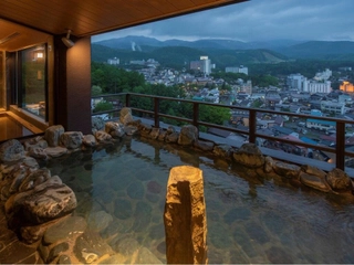 【眺望浴場】Lavista(眺望)の名に相応しい、美しい四季折々の景色をお愉しみいただけます。