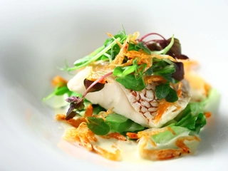 【夕食】本格的な洋食コースは、地場の幸を多彩な料理でご提供。