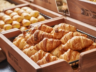 【朝食/洋食】朝食人気の一つ「朝焼きクロワッサン」は絶品。トースターで少し温めてからがオススメです。