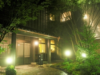 【外観】夜は幻想的です。(fantastic atmosphere)