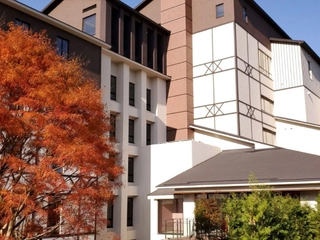 【外観】ドイツのハーフティンバー様式を再現