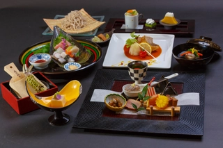 【夕食】月替わりの趣肴会席 台の物、洋皿、お食事が選べます※年末年始はおまかせ特別料理をご用意(イメージ)