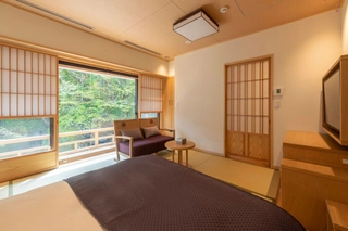 【別邸/水の語り部】広々ベッドで旅の疲れを癒して下さい。(一例)