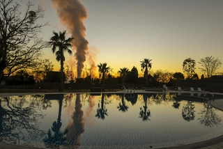 【ガーデンプール/夜】