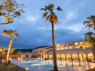 【ガーデンプール/夜】