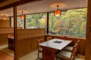 【食事処 花かがり】