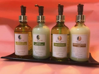 【無料アメニティ】女性大浴場にメイク落としや化粧水,ヘアオイル等のアメニティをご用意しております。