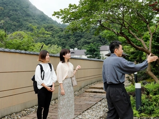 【ご到着・門~玄関通路】