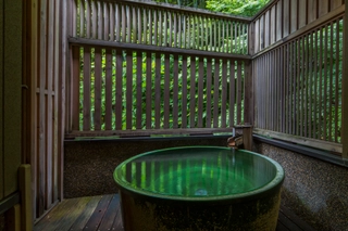 別邸「清川・優月・緑山（かわ・つき・やま）」客室風呂