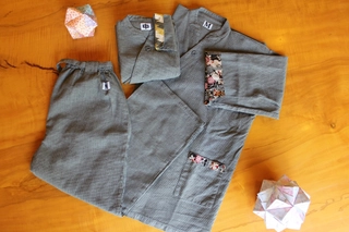 【帳場にて】敷地内で寛ぐ「作務衣」をご用意。お好みのサイズをお選び下さい♪