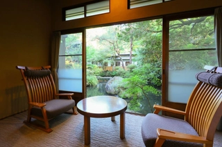 【本館和室50㎡】中庭の眺望で非日常をご堪能下さい(一例)
