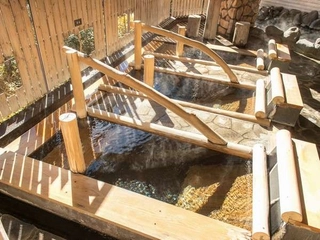 ■大浴場「もむにの湯」■大自然の風を感じながら横になれる「ヒバの寝湯」をご用意。