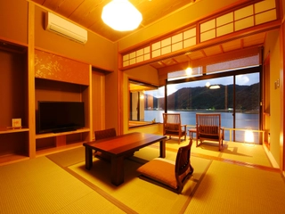 2階和洋室ツイン【川側/49㎡】