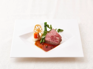 【ご夕食】メインのステーキ
