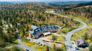 日本一大きい大雪山国立公園 大雪山連峰「旭岳」の麓にたたずむラビスタ大雪山。