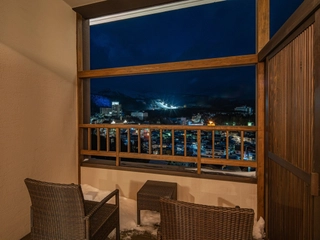 【客室】テラスからの景色も見どころの一つ