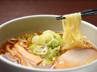 【夜鳴きそば】お夜食にお召し上がりください。