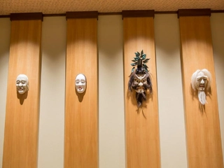 【ロビー】出雲神楽のお面