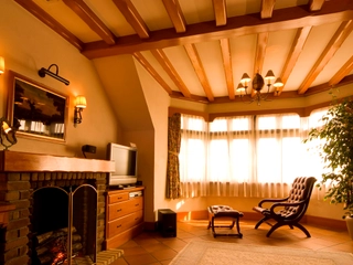 【ヨーロピアン館】…壁紙やインテリアなど、全てのお部屋の内装は異なります