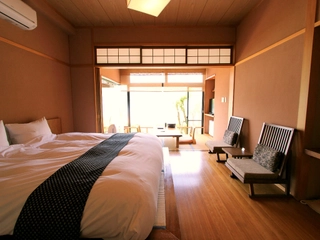 1階和洋室ダブル【川側/49㎡】