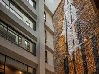 【館内】冬の時期は凍結し自然の生み出す演出