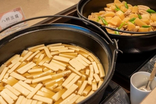 【朝食】煮物などの和食メニューもご用意しております。