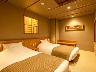 【フォース】居間に和ベット2台と寝室に和ベット2台