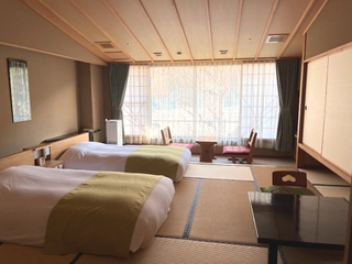 和室 2名~4名 10畳