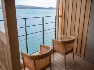 【客室テラス一例】潮風を感じながら語らいのひと時を・・・
